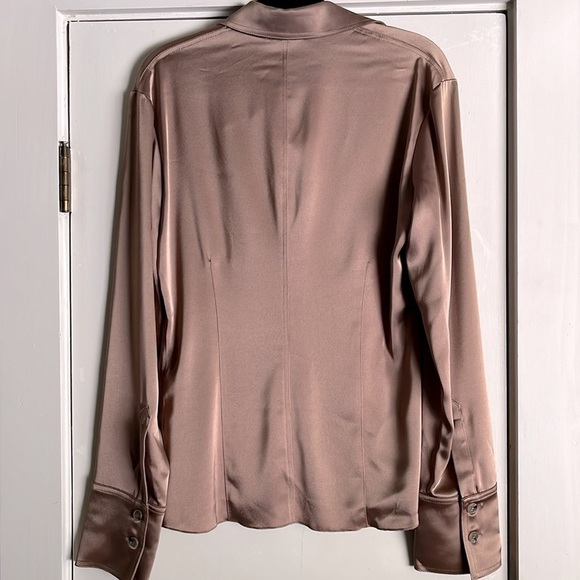 Nanushka Tippi Satin Long Sleeve Button-up Blouse in Sandstone size M - Picture 4 of 10